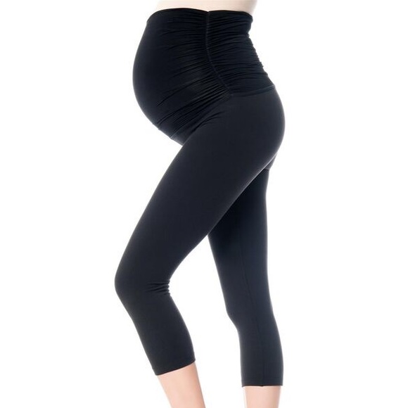 Beyond Yoga Pants - Beyond the Bump Solid Black Cropped Leggings L